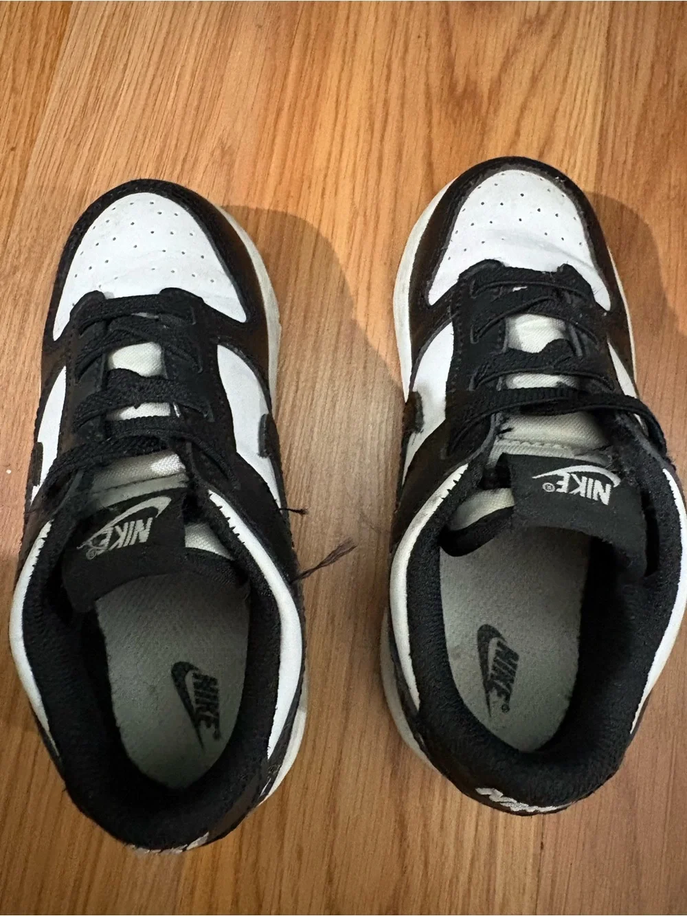 Nike Kids Black and White Low-Top Sneakers - Classic Two-Tone size 9c